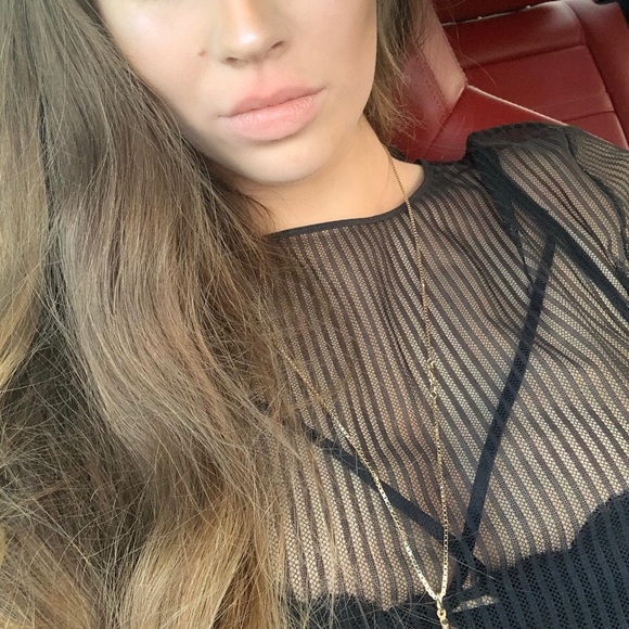 Meet your Posher, Camille - Picture 1 of 1